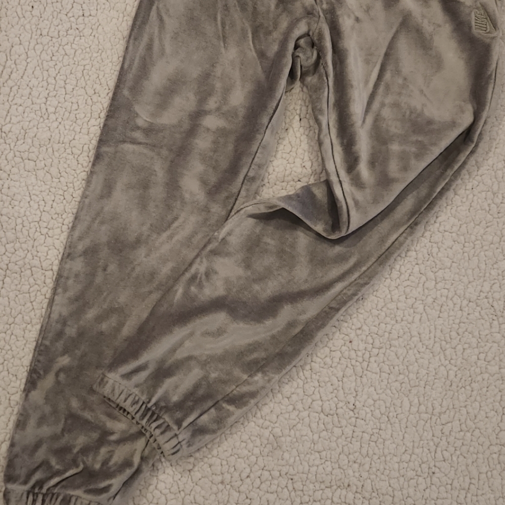 Nike Essential Velour Jogger Size L